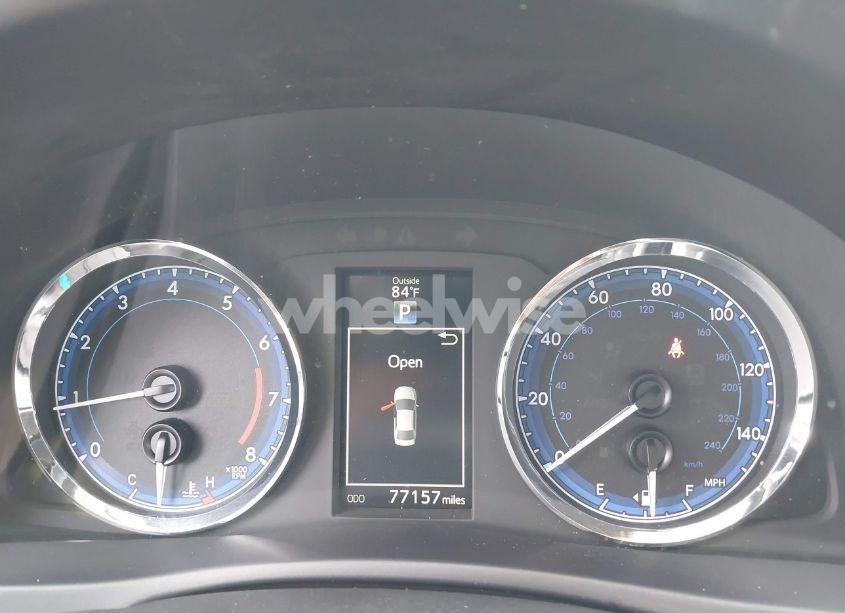 Photo 7 of 2017 Toyota Corolla SE (VIN 5YFBURHE8HP635261)