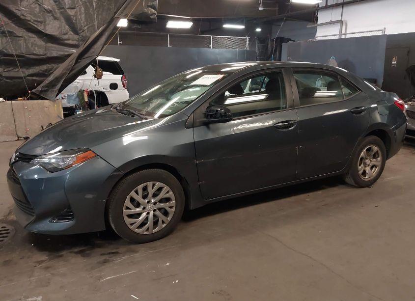 Photo 2 of 2017 Toyota Corolla LE (VIN 5YFBURHE8HP643022)