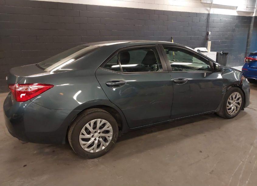 Photo 4 of 2017 Toyota Corolla LE (VIN 5YFBURHE8HP643022)