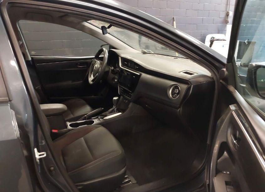 Photo 5 of 2017 Toyota Corolla LE (VIN 5YFBURHE8HP643022)