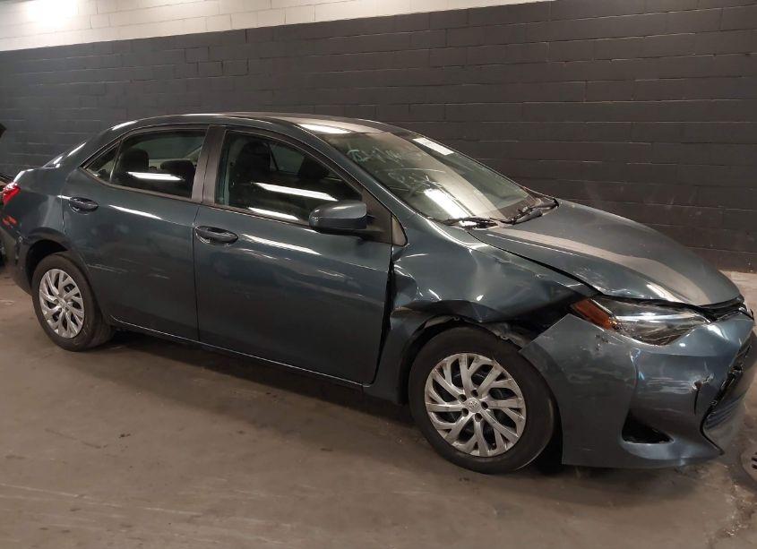 Photo 6 of 2017 Toyota Corolla LE (VIN 5YFBURHE8HP643022)