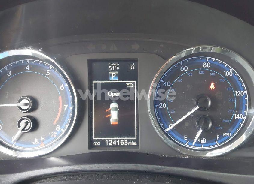 Photo 7 of 2017 Toyota Corolla XLE (VIN 5YFBURHE8HP656725)