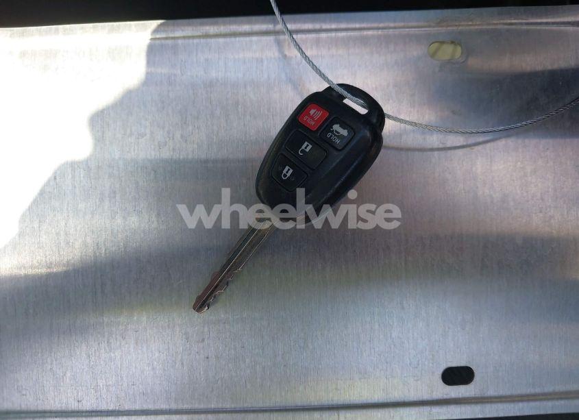 Photo 11 of 2017 Toyota Corolla LE (VIN 5YFBURHE8HP659222)