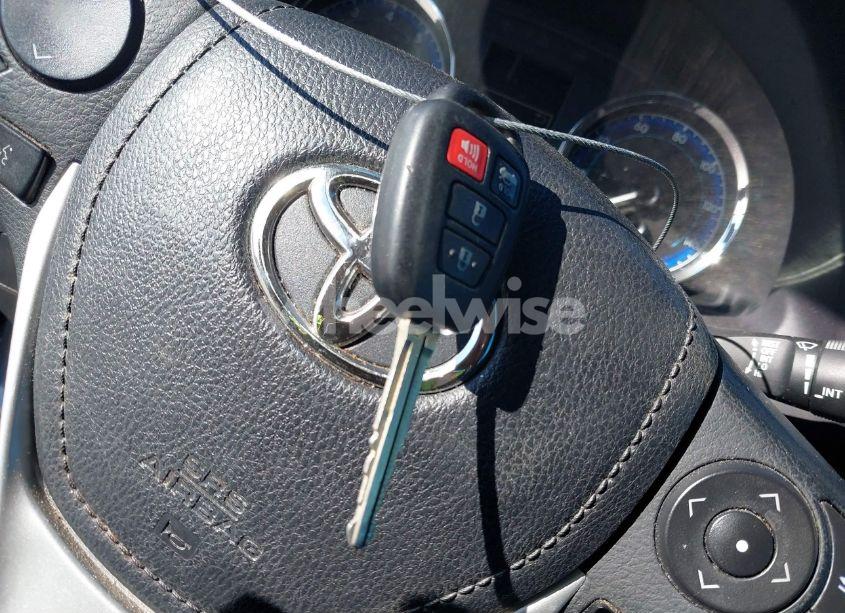 Photo 11 of 2017 Toyota Corolla SE (VIN 5YFBURHE8HP661679)