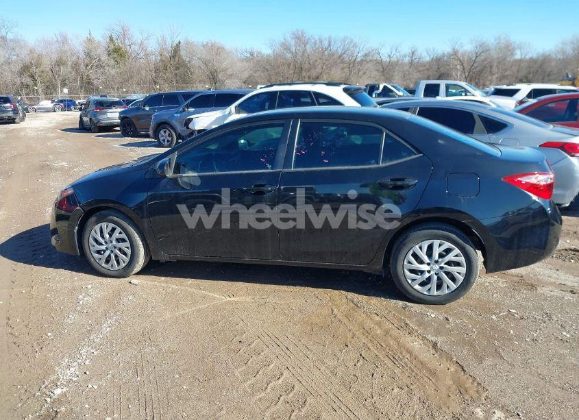 Photo 14 of 2017 Toyota Corolla LE (VIN 5YFBURHE8HP664954)