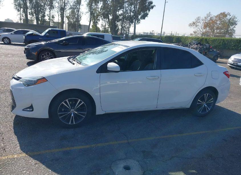 Photo 14 of 2017 Toyota Corolla L/LE/XLE/SE/XSE (VIN 5YFBURHE8HP670821)