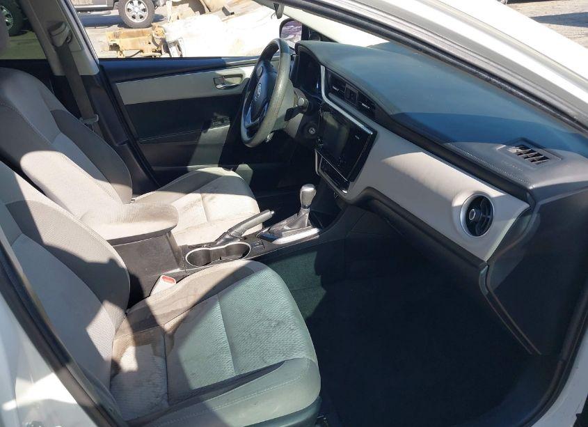 Photo 5 of 2017 Toyota Corolla L/LE/XLE/SE/XSE (VIN 5YFBURHE8HP670821)