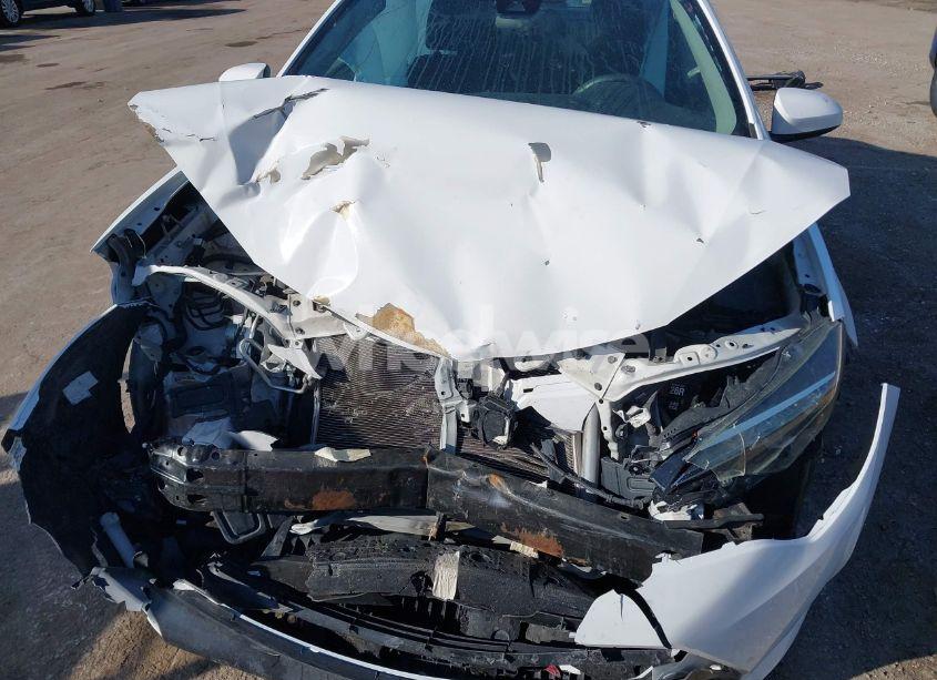 Photo 10 of 2017 Toyota Corolla LE (VIN 5YFBURHE8HP673752)