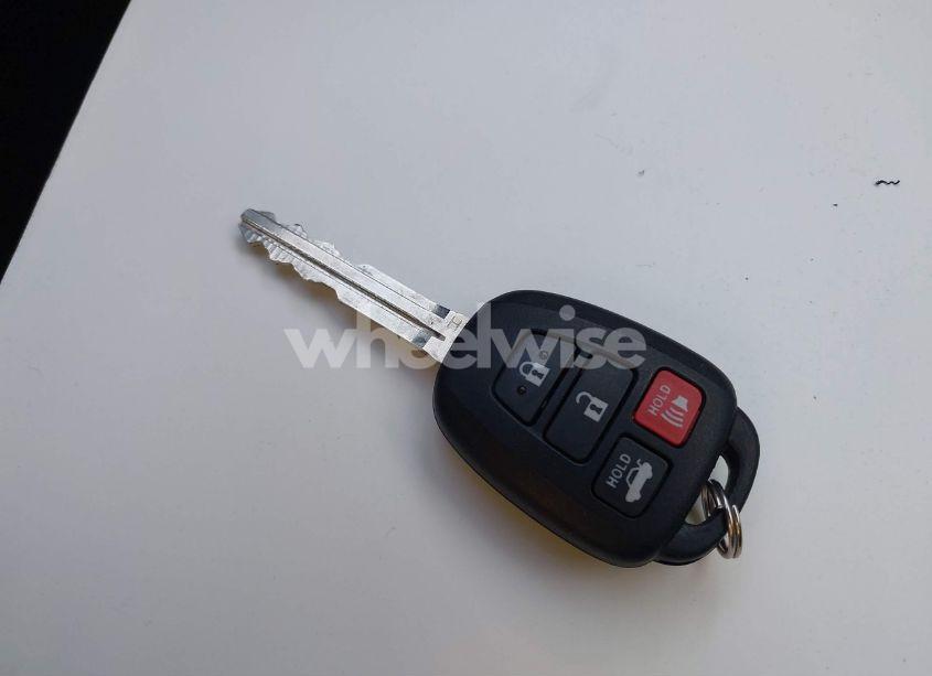 Photo 11 of 2017 Toyota Corolla LE (VIN 5YFBURHE8HP673752)