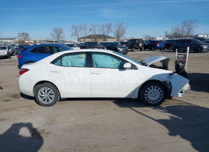 Photo 13 of 2017 Toyota Corolla LE (VIN 5YFBURHE8HP673752)