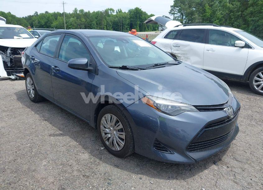 2017 Toyota Corolla L/LE/SE/SE SPECIAL EDITION/XLE/XSE (VIN 5YFBURHE8HP677302) main photo