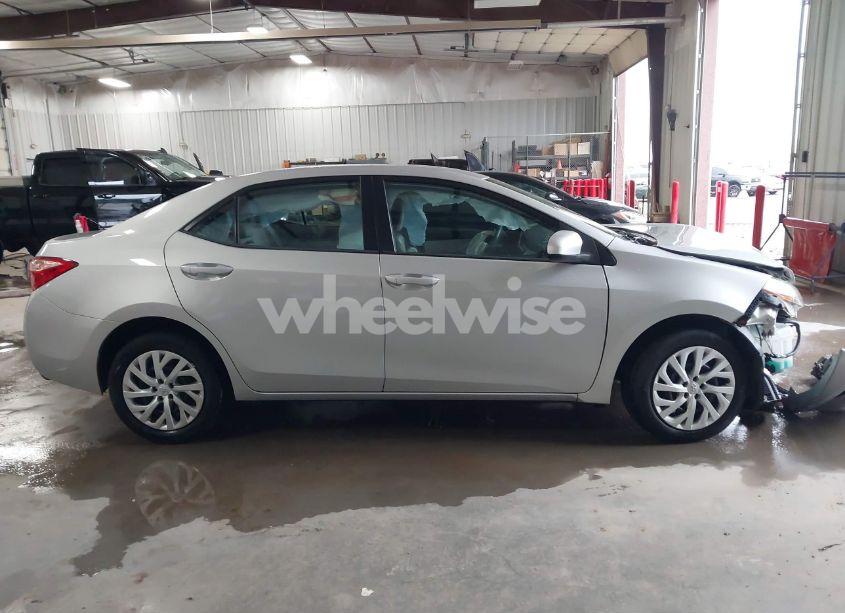 Photo 13 of 2017 Toyota Corolla LE (VIN 5YFBURHE8HP686615)