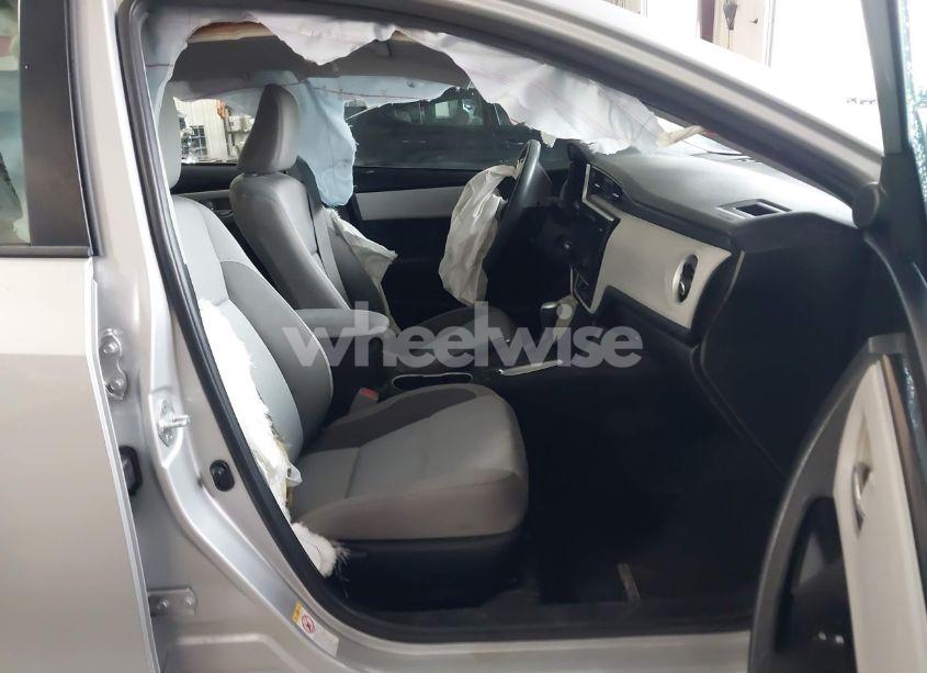 Photo 5 of 2017 Toyota Corolla LE (VIN 5YFBURHE8HP686615)