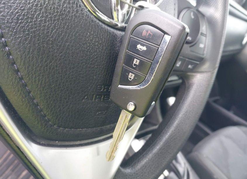 Photo 11 of 2017 Toyota Corolla LE (VIN 5YFBURHE8HP689191)