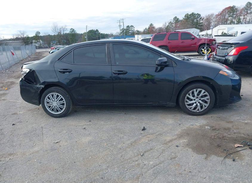 Photo 13 of 2017 Toyota Corolla LE (VIN 5YFBURHE8HP689191)