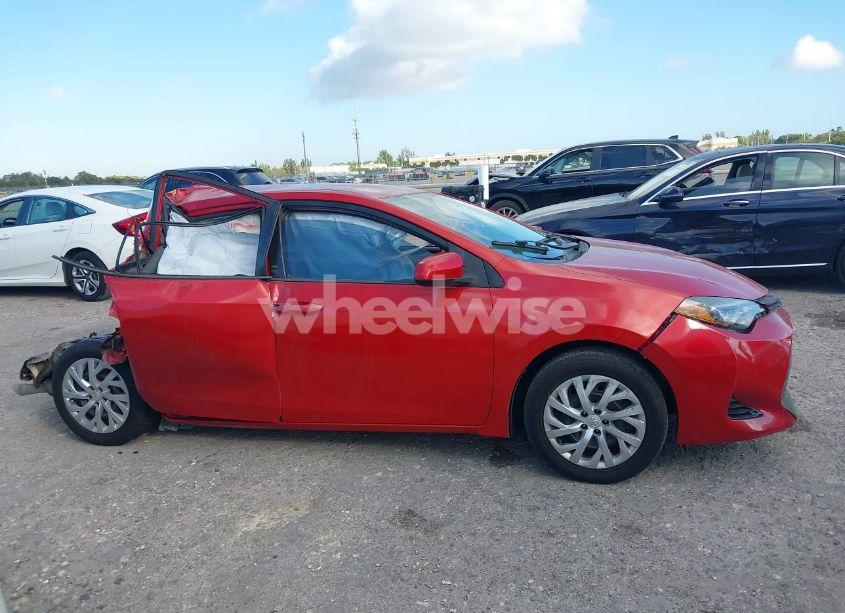 Photo 13 of 2018 Toyota Corolla LE (VIN 5YFBURHE8JP739738)
