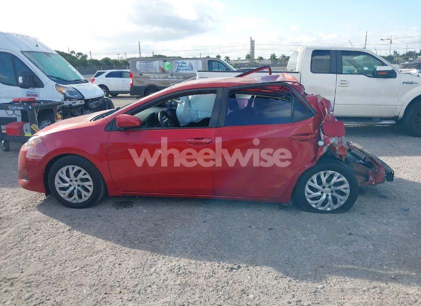 Photo 14 of 2018 Toyota Corolla LE (VIN 5YFBURHE8JP739738)