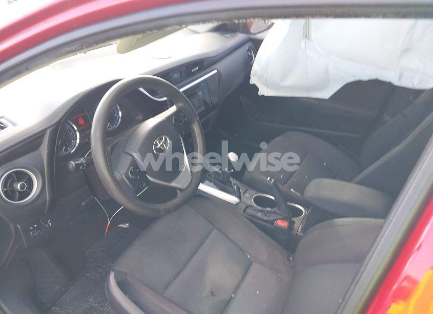 Photo 5 of 2018 Toyota Corolla LE (VIN 5YFBURHE8JP739738)