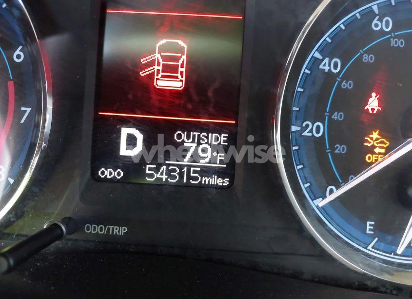 Photo 7 of 2018 Toyota Corolla LE (VIN 5YFBURHE8JP739738)