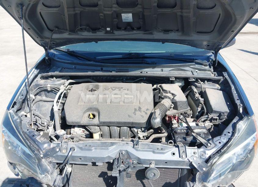 Photo 10 of 2018 Toyota Corolla LE (VIN 5YFBURHE8JP749881)