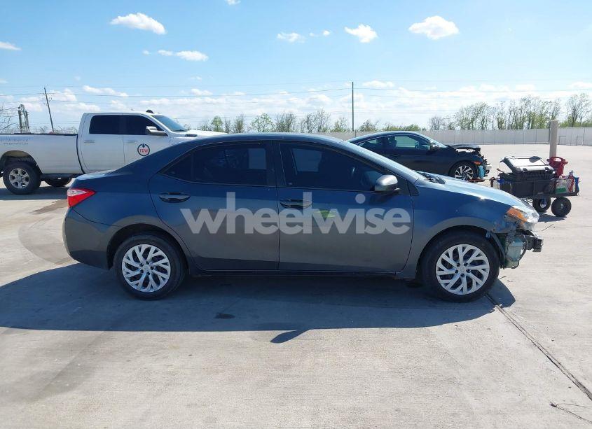 Photo 13 of 2018 Toyota Corolla LE (VIN 5YFBURHE8JP749881)