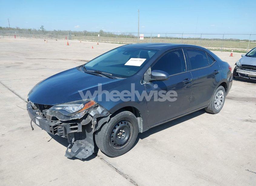 Photo 2 of 2018 Toyota Corolla LE (VIN 5YFBURHE8JP749881)