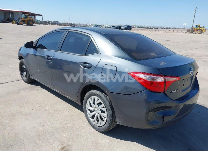Photo 3 of 2018 Toyota Corolla LE (VIN 5YFBURHE8JP749881)