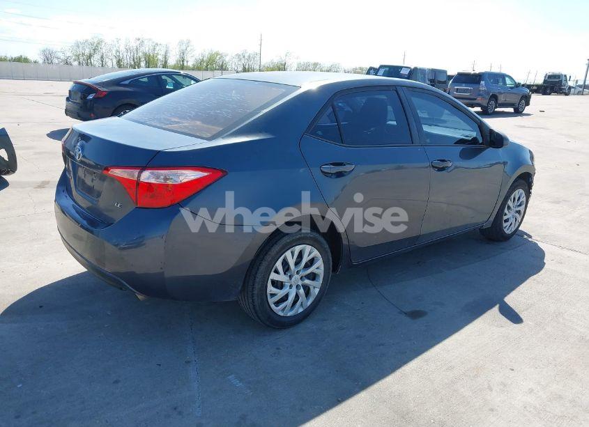 Photo 4 of 2018 Toyota Corolla LE (VIN 5YFBURHE8JP749881)