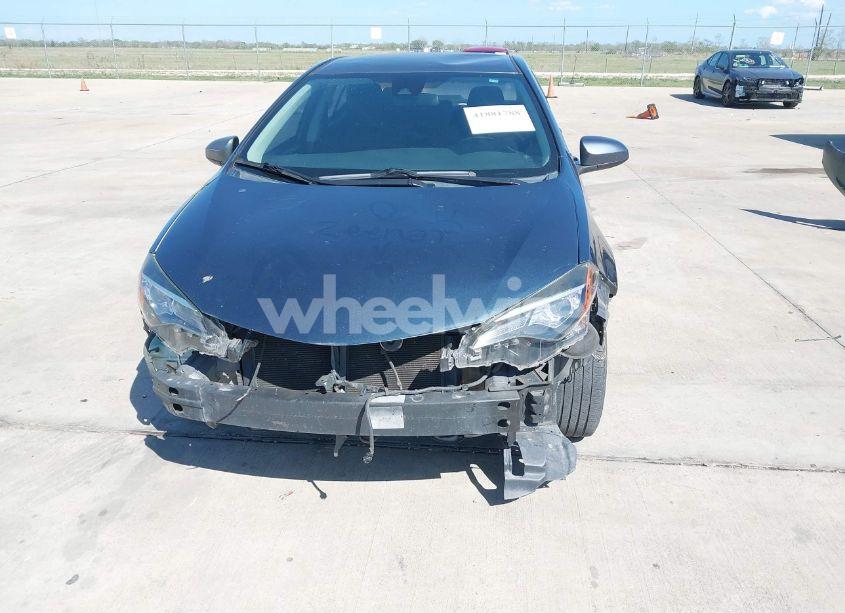 Photo 6 of 2018 Toyota Corolla LE (VIN 5YFBURHE8JP749881)