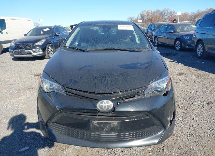 Photo 12 of 2018 Toyota Corolla LE (VIN 5YFBURHE8JP753512)