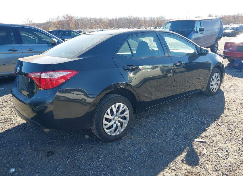 Photo 4 of 2018 Toyota Corolla LE (VIN 5YFBURHE8JP753512)