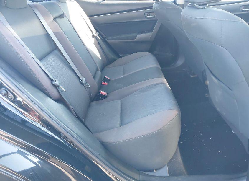 Photo 8 of 2018 Toyota Corolla LE (VIN 5YFBURHE8JP753512)