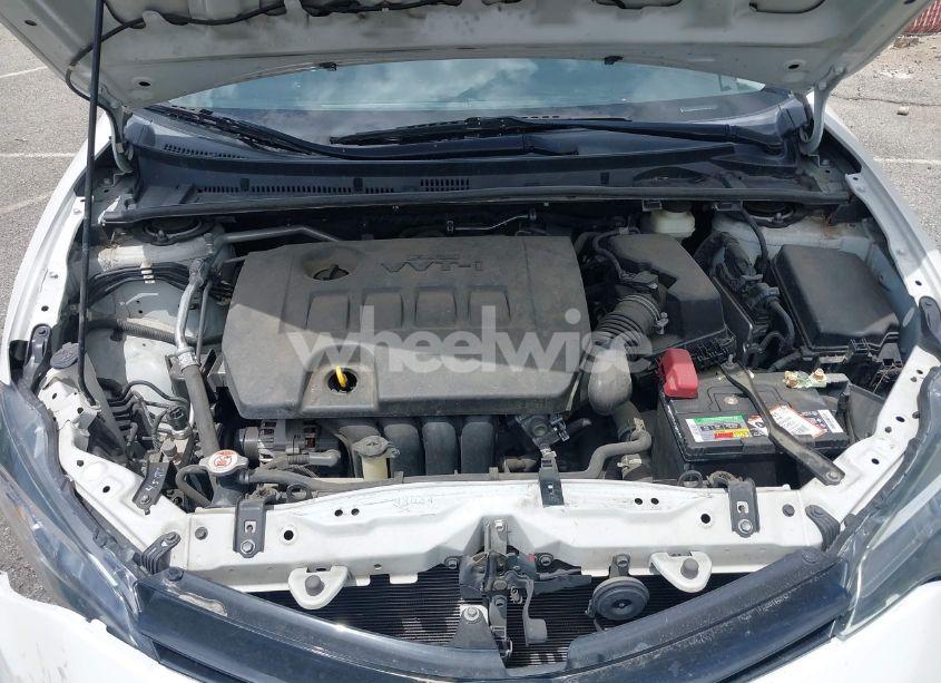 Photo 10 of 2018 Toyota Corolla LE (VIN 5YFBURHE8JP769404)