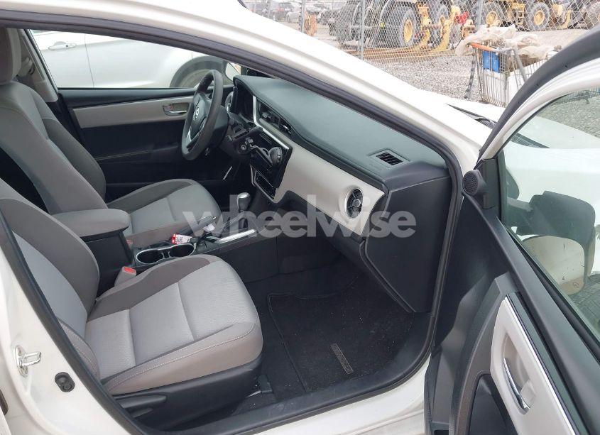 Photo 5 of 2018 Toyota Corolla LE (VIN 5YFBURHE8JP775686)