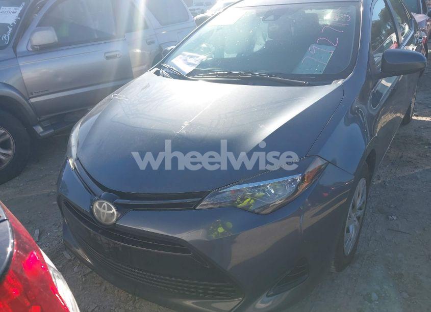 Photo 12 of 2018 Toyota Corolla LE (VIN 5YFBURHE8JP792715)