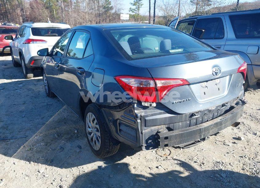 Photo 3 of 2018 Toyota Corolla LE (VIN 5YFBURHE8JP792715)