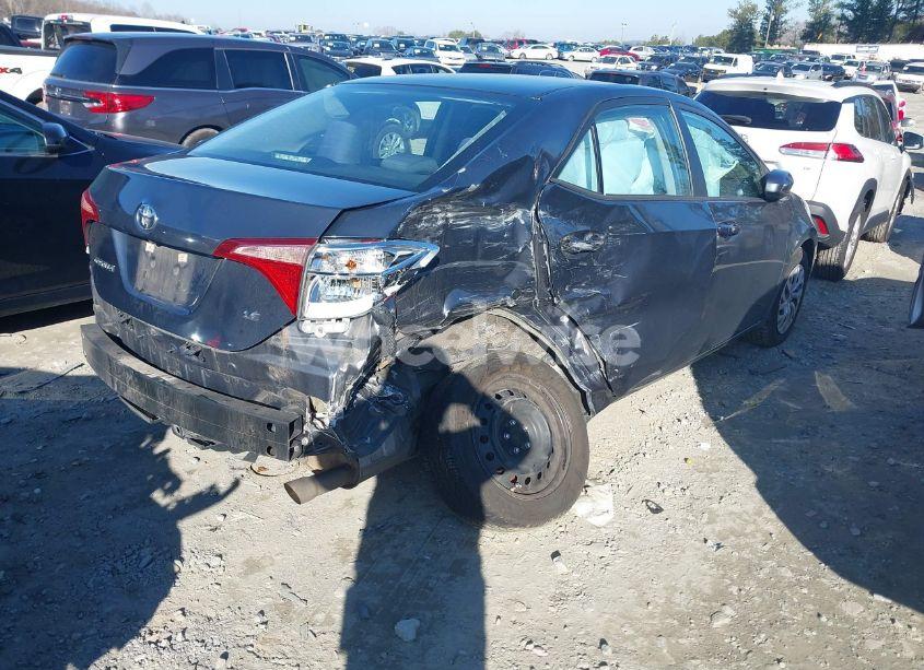 Photo 4 of 2018 Toyota Corolla LE (VIN 5YFBURHE8JP792715)