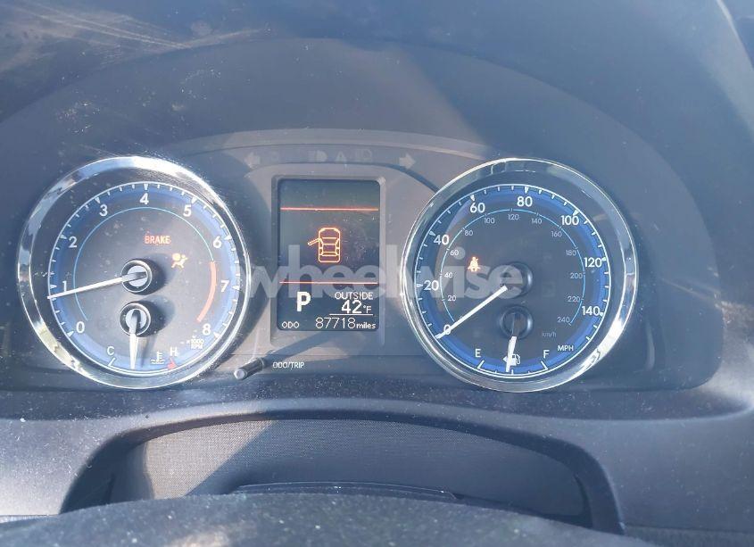 Photo 7 of 2018 Toyota Corolla LE (VIN 5YFBURHE8JP792715)