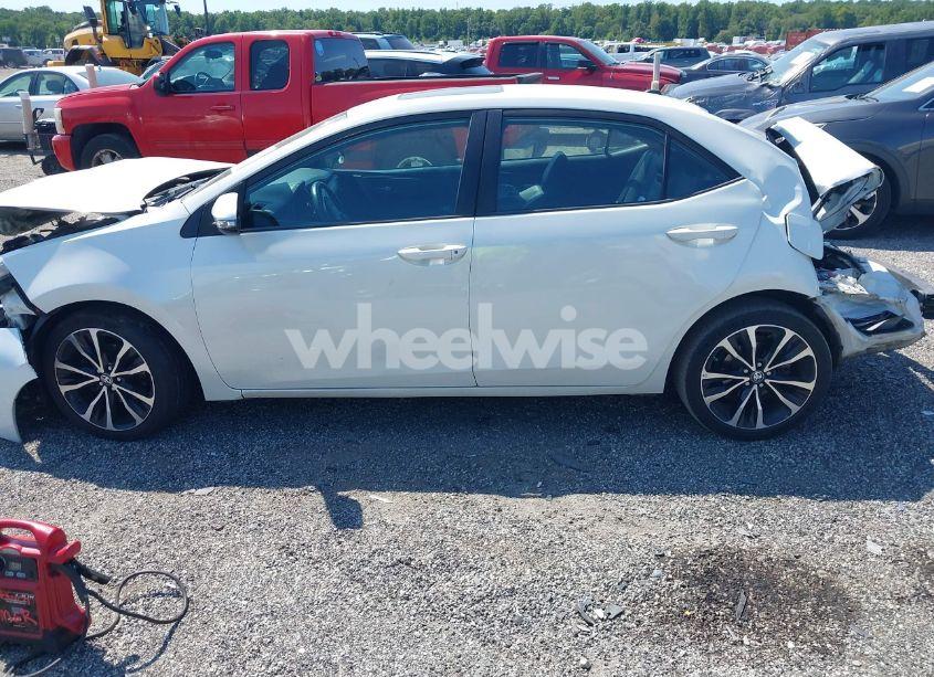 Photo 13 of 2018 Toyota Corolla SE (VIN 5YFBURHE8JP795145)