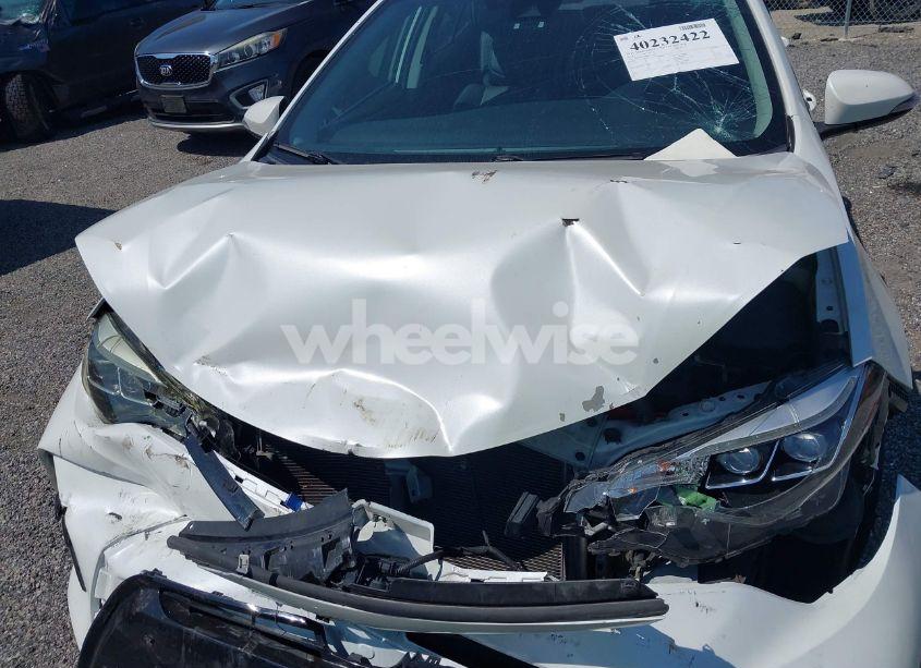 Photo 6 of 2018 Toyota Corolla SE (VIN 5YFBURHE8JP795145)