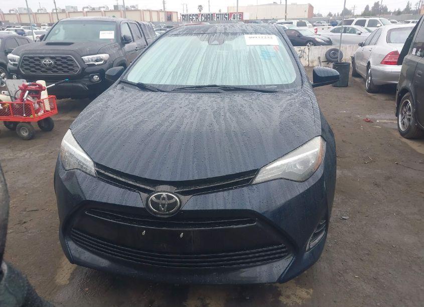 Photo 12 of 2018 Toyota Corolla LE (VIN 5YFBURHE8JP795999)