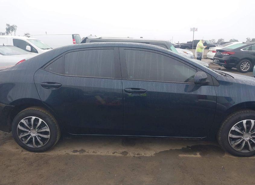Photo 13 of 2018 Toyota Corolla LE (VIN 5YFBURHE8JP795999)