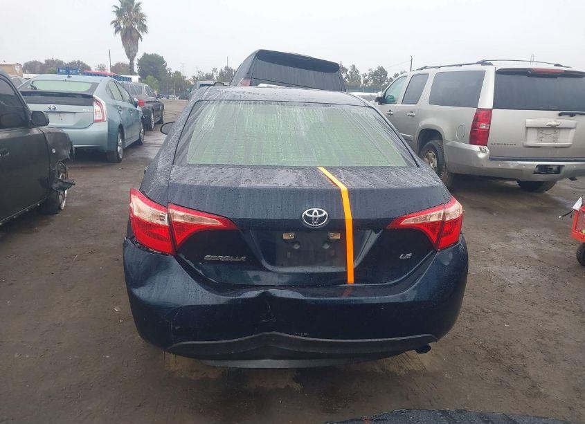 Photo 16 of 2018 Toyota Corolla LE (VIN 5YFBURHE8JP795999)