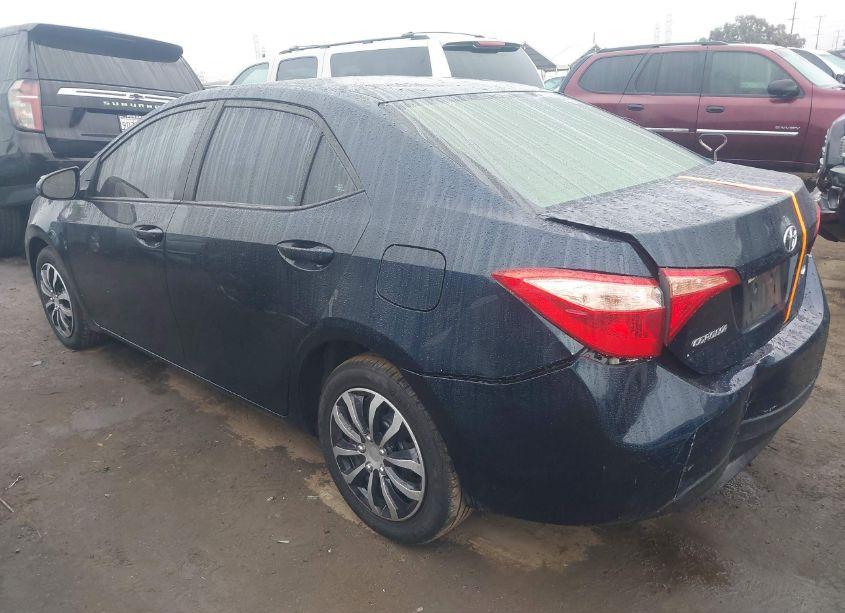 Photo 3 of 2018 Toyota Corolla LE (VIN 5YFBURHE8JP795999)