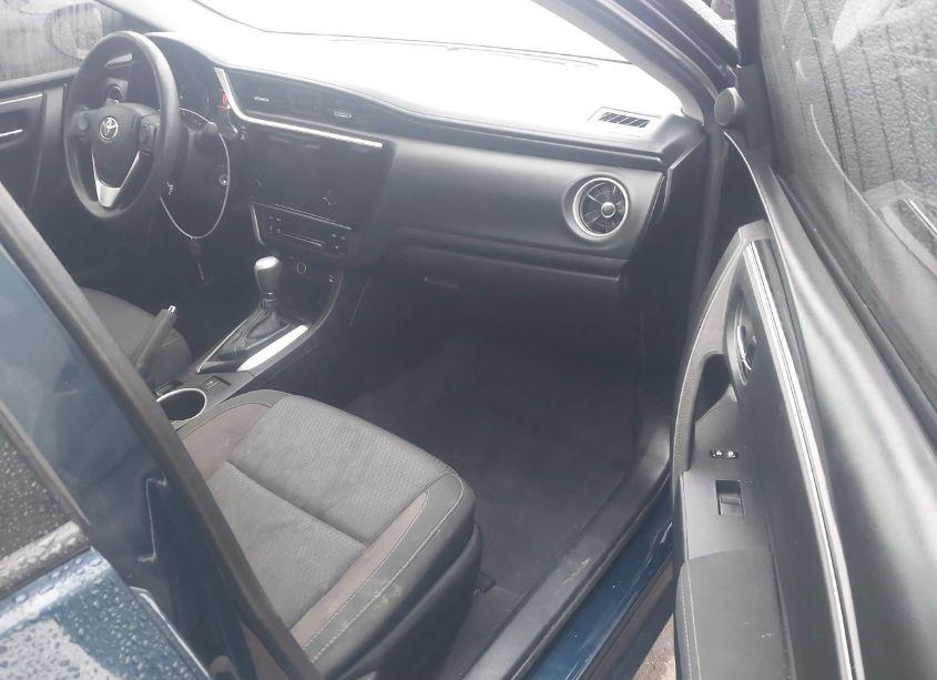 Photo 5 of 2018 Toyota Corolla LE (VIN 5YFBURHE8JP795999)