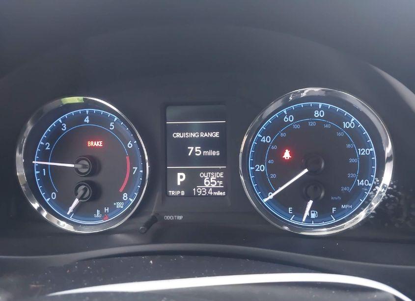 Photo 7 of 2018 Toyota Corolla LE (VIN 5YFBURHE8JP795999)