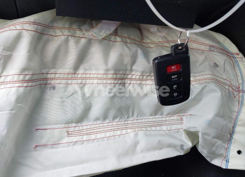 Photo 11 of 2018 Toyota Corolla XSE (VIN 5YFBURHE8JP796909)