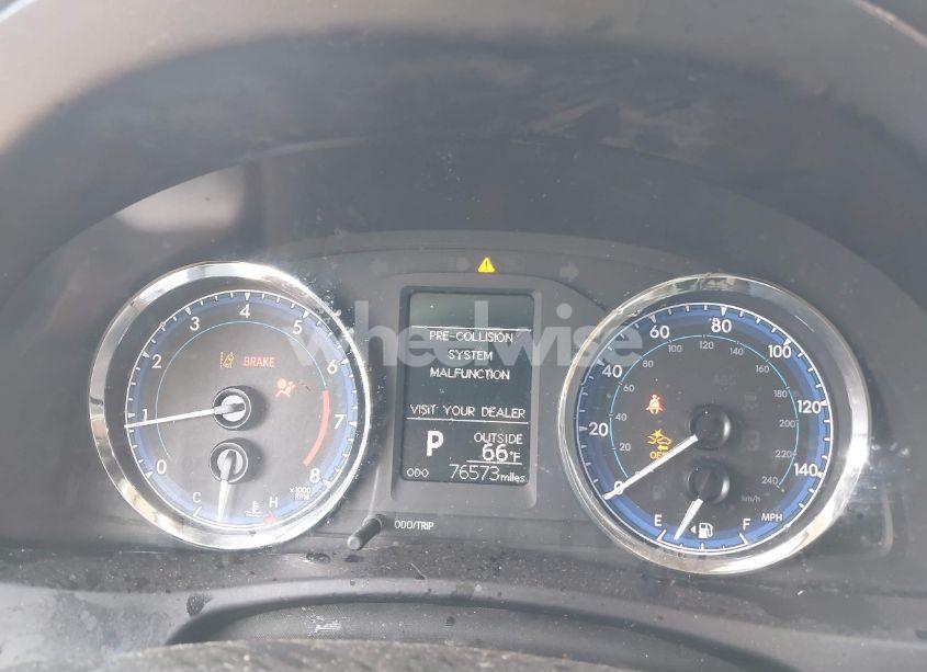 Photo 7 of 2018 Toyota Corolla LE (VIN 5YFBURHE8JP807522)