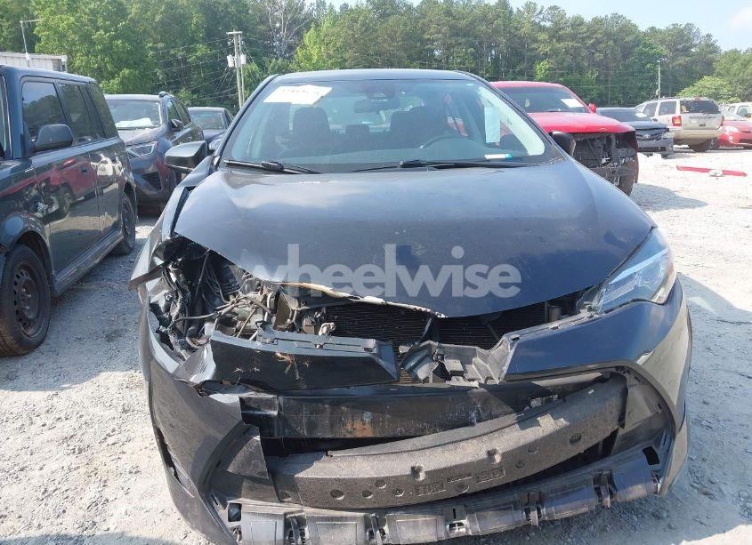 Photo 12 of 2018 Toyota Corolla LE (VIN 5YFBURHE8JP817144)