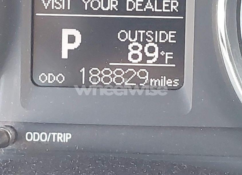 Photo 15 of 2018 Toyota Corolla LE (VIN 5YFBURHE8JP817144)